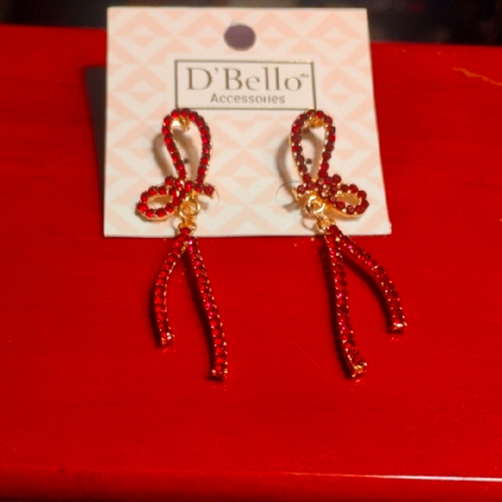 Bow Earrings With Red Crystals And Gold Color Posts